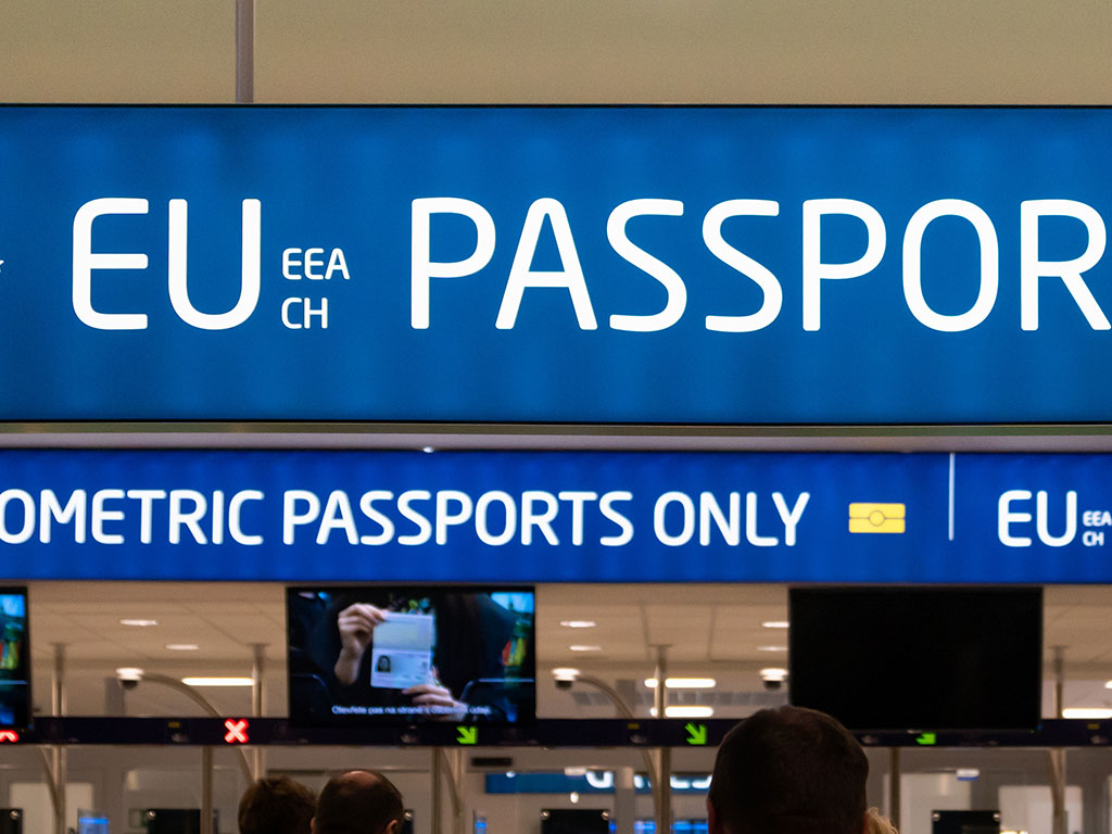 Cómo afectan los nuevos controles de pasaportes de la Unión Europea a la norma de los 90 días (Thumb)